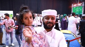 Festival ini juga tak hanya untuk kalangan dewasa saja. Beberapa dari mereka turut menyertakan anak-anak untuk berkunjung ke ajang yang terbilang jarang terjadi di Arab Saudi tersebut. Foto: Screenshot GSA