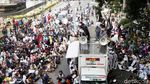 Begini Suasana Aksi Massa Kawal MK di Patung Kuda