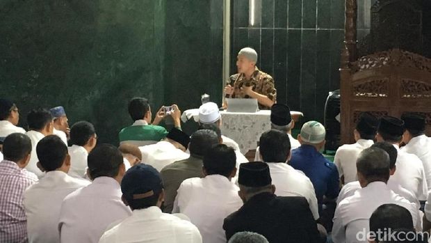 Undangan untuk Felix Siauw yang Dituntaskan Pemprov DKI