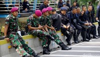 Pasukan TNI pun turut dikerahkan untuk mengamankan kawasan di sekitar gedung Mahkamah Konstitusi jelang sidang putusan MK pada Kamis (27/6/2019) mendatang.