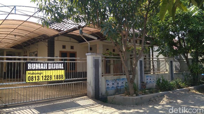 Rumah pelawak Nurul Qomar di Cirebon dijual.
