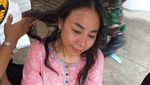 Potret Wanita Bertato di Dekat MK Nangis Histeris Saat Diamankan Polisi