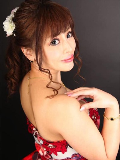 Tomomi Tsubaki operasi plastik 300 kali selama 21 tahun. Foto: Facebook Tomomi Tsubaki operasi plastik 300 kali selama 21 tahun. Foto: Facebook