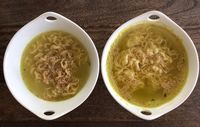 Saat Masak Mie Instan, Perlukah Memasak Kuahnya Secara Terpisah?