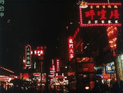 Memburu Keindahan Kota di Kala Malam Lewat Bidikan Kamera