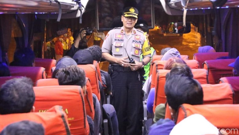 Cegah Rusuh Jelang Putusan MK, Polisi Sekat Mobilisasi Massa di Mojokerto Cegah Rusuh Jelang Putusan MK, Polisi Sekat Mobilisasi Massa di Mojokerto