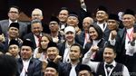 Ekspresi Gembira Tim Hukum Jokowi Rayakan Kemenangan