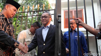 Nobar Belum Usai, Zulkifli Hasan Tinggalkan Kertanegara