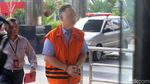 Tangan Diborgol, Penyuap Eks Bupati Lampung Tengah Diperiksa KPK