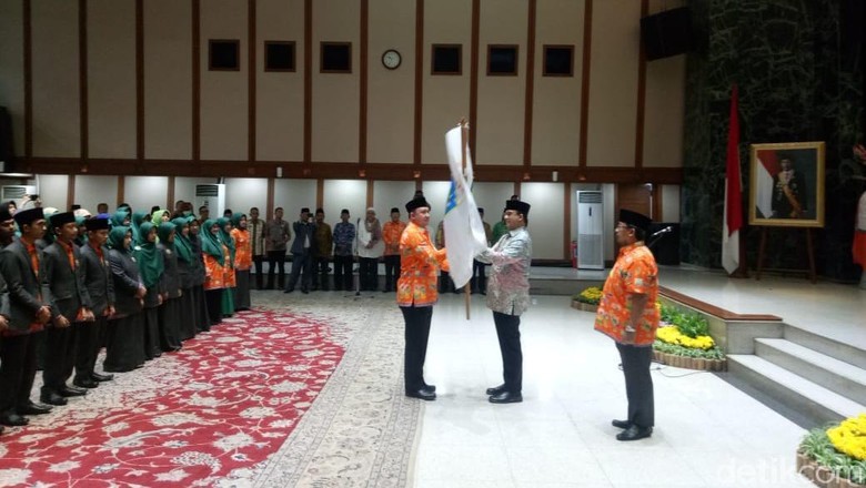 Lepas Kafilah STQH DKI, Anies Minta Pertahankan Prestasi Juara Umum Lepas Kafilah STQH DKI, Anies Minta Pertahankan Prestasi Juara Umum