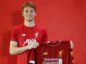 Liverpool Datangkan Bek Muda Belanda