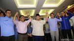 Semringah Banget! Prabowo-Sandiaga Kompak Salam Komando