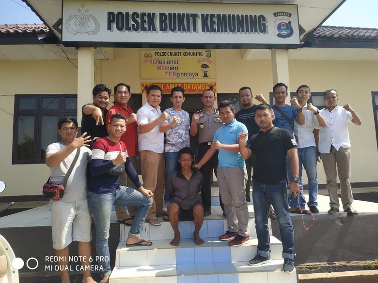Pelaku Pembunuhan Petani Kopi di OKU Selatan Sumsel Ditangkap Pelaku Pembunuhan Petani Kopi di OKU Selatan Sumsel Ditangkap