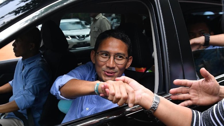 Sandiaga soal Pertemuan Prabowo-Jokowi: Tak Bisa Langsung Rekonsiliasi Sandiaga soal Pertemuan Prabowo-Jokowi: Tak Bisa Langsung Rekonsiliasi