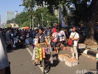 Cerita Para Pencari Rezeki di Aksi Kawal Sidang MK Kemarin