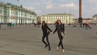 Di Rusia dia menikmati waktunya di St Petersburg.  (irinashayk/Instagram)