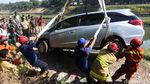 Aduh! Honda Mobilio Nyemplung ke Sungai