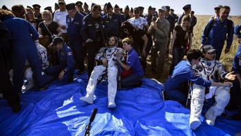 Perjalanan dari ISS menuju Bumi memakan waktu 6,5 jam. Semua astronot dalam kondisi sehat, tapi mereka masih harus menyesuaikan lagi dengan kondisi Bumi. Foto: Reuters