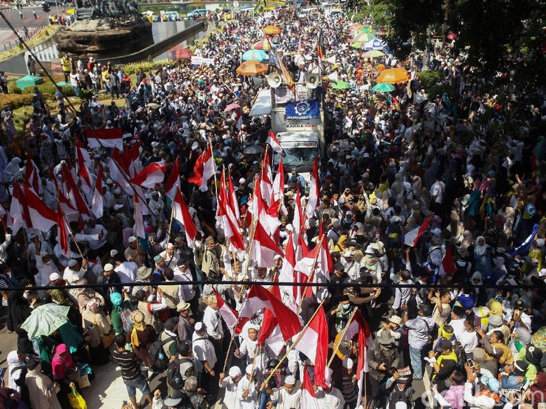 Sandiaga Imbau Massa Aksi di MK Jaga Situasi Kondusif Sandiaga Imbau Massa Aksi di MK Jaga Situasi Kondusif