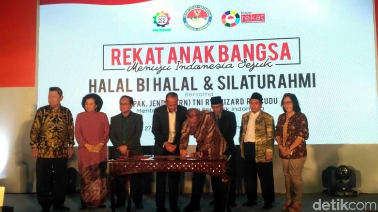 Silaturahmi dengan Presidium Alumni 212, Menhan: Tak Ada Islam Keras-Moderat Silaturahmi dengan Presidium Alumni 212, Menhan: Tak Ada Islam Keras-Moderat