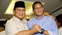 Begini momen Prabowo dan Sandiaga saat melakukan salam komando usai pidato.