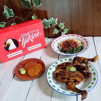 Tempat Makan di Cikini Ini Punya Ayam Taliwang hingga Laksa Betawi Enak