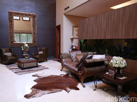 Ini 4 Spot Favorit di Rumah Mewah nan Megah Istri Ajun Perwira