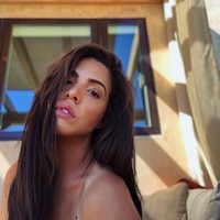 Instagram bagiku adalah platform yang menyenangkan. Aku suka mengambil foto tapi sejauh ini aku tidak menyebut diriku sediri seorang influencer. Aku merasa sedikit aneh kadang-kadang karena orang-orang lupa bahwa kamu masih manusia, ungkapnya. Foto: Instagram @danielleyayalaa