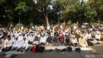 Ragam Aksi Massa Saat Dengarkan Sidang Putusan MK