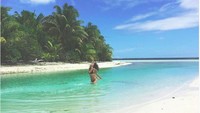 Irina suka ke pantai. Banyak fotonya di pantai dan sunset cantik di Instagramnya. (irinashayk/Instagram)