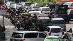 Jalan Dialihkan, Arus Lalu Lintas di Jl Veteran Semrawut