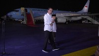 Jokowi langsung bertolak ke Jepang usai menanggapi putusan sidang sengketa Pilpres 2019. Wahyu Putro A/Antara Foto.