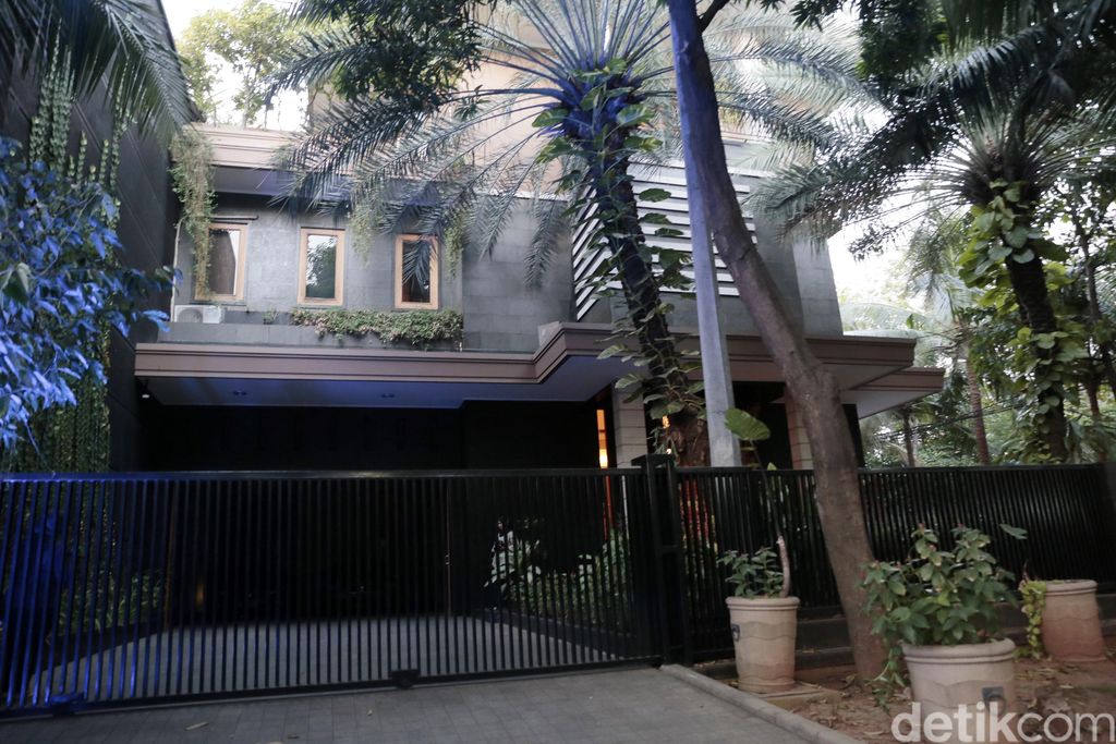 Rumah Jennifer dan Ajun di kawasan Ancol.