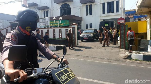 Eks Napi Teroris Kasus Bom Molotov Solo Bebas dari Lapas Nyomplong