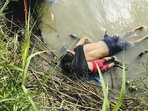 Kisah Mengenaskan di Balik Foto Ayah-Anak yang Tenggelam di Perbatasan AS