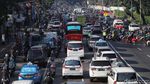 Jelang Sidang MK, Kendaraan Menumpuk di Jl Medan Merdeka Timur