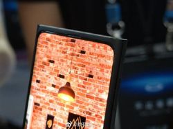 Penampakan Ponsel Oppo Berkamera Selfie di Bawah Layar