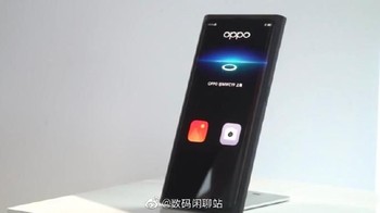 Di pamera MWC Shanghai 2019, pengunjung bisa menjajal langsung teknologi kamera di bawah layar kepunyaan Oppo. Foto: Weibo