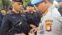 Ada personel Polisi termasuk Brimob Polri, juga personel TNI termasuk yang berbaret oranye dari Korps Paskhas TNI AU. (Zunita Amalia Putri/detikcom)