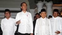 Dia hanya sekitar 20 menit di rumah Situbondo.