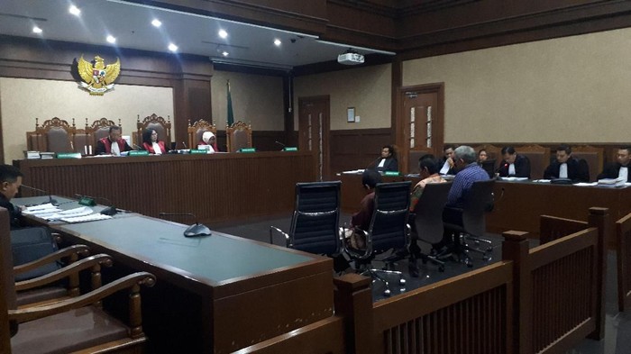 Hakim PN Jakarta Selatan Iswahyu Widodo menyesali perbuatan menerima uang Rp 90 juta dari rekannya Irwan. Uang tersebut diterima untuk menghindari pertengkaran dengan Irwan.