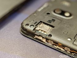 Menggenggam Ponsel Anyar Nokia Harga Rp 1,8 Juta