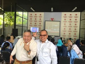 Lieus Sungkharisma-Mustofa Nahrawardaya Nobar Putusan MK di Media Center BPN