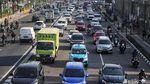 Jelang Sidang MK, Kendaraan Menumpuk di Jl Medan Merdeka Timur