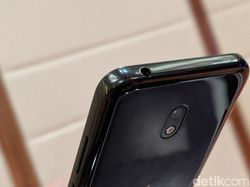 Menggenggam Ponsel Anyar Nokia Harga Rp 1,8 Juta