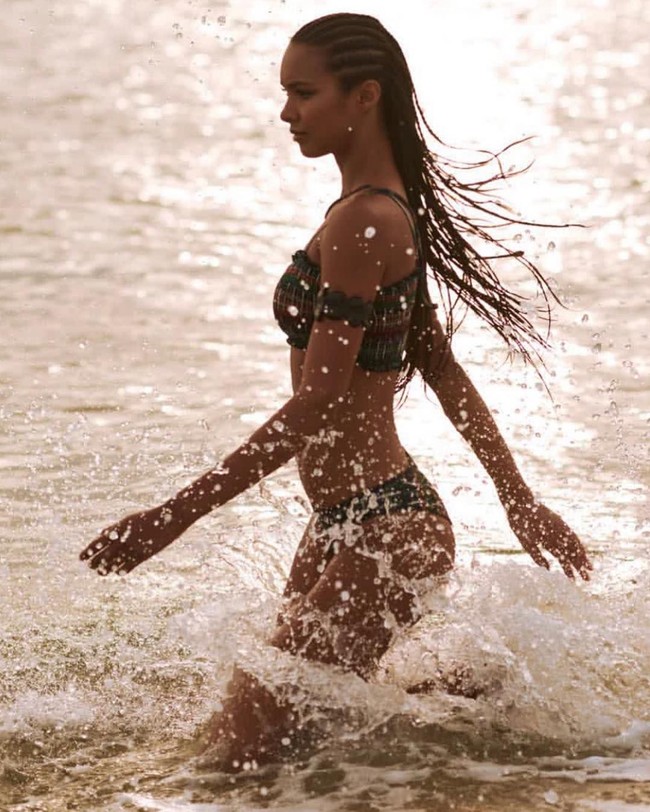 Lais Ribeiro, model Victorias Secret lainnya, masuk dalam daftar dengan berada di urutan delapan. Pada 2017, wanita berdarah Brasil ini terpilih untuk membawakan fantasy bra bernilai Rp 27 miliar di fashion show tahunan Victorias Secret. Foto: Instagram