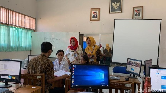 Meski sudah membuka PPDB tahap kedua di Blora, banyak sekolah yang tetap kekureangan siswa, (28/6/2019).