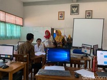 Server SPMB SMP di Purwokerto Down, Wali Murid Bingung Mau Cabut Berkas