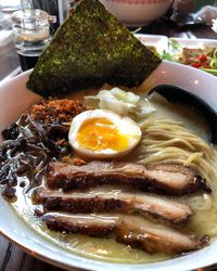 Turun di Stasiun MRT ASEAN, Bisa Makan Roti Bakar dan Ramen Kekinian