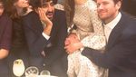 Gaya Keren Aktor Dev Patel Saat Nikmati Afternoon Tea
